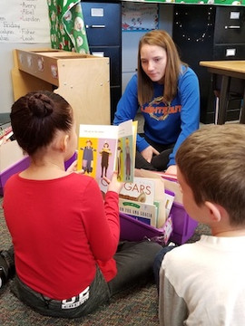Saydel Students Share Joy of Reading